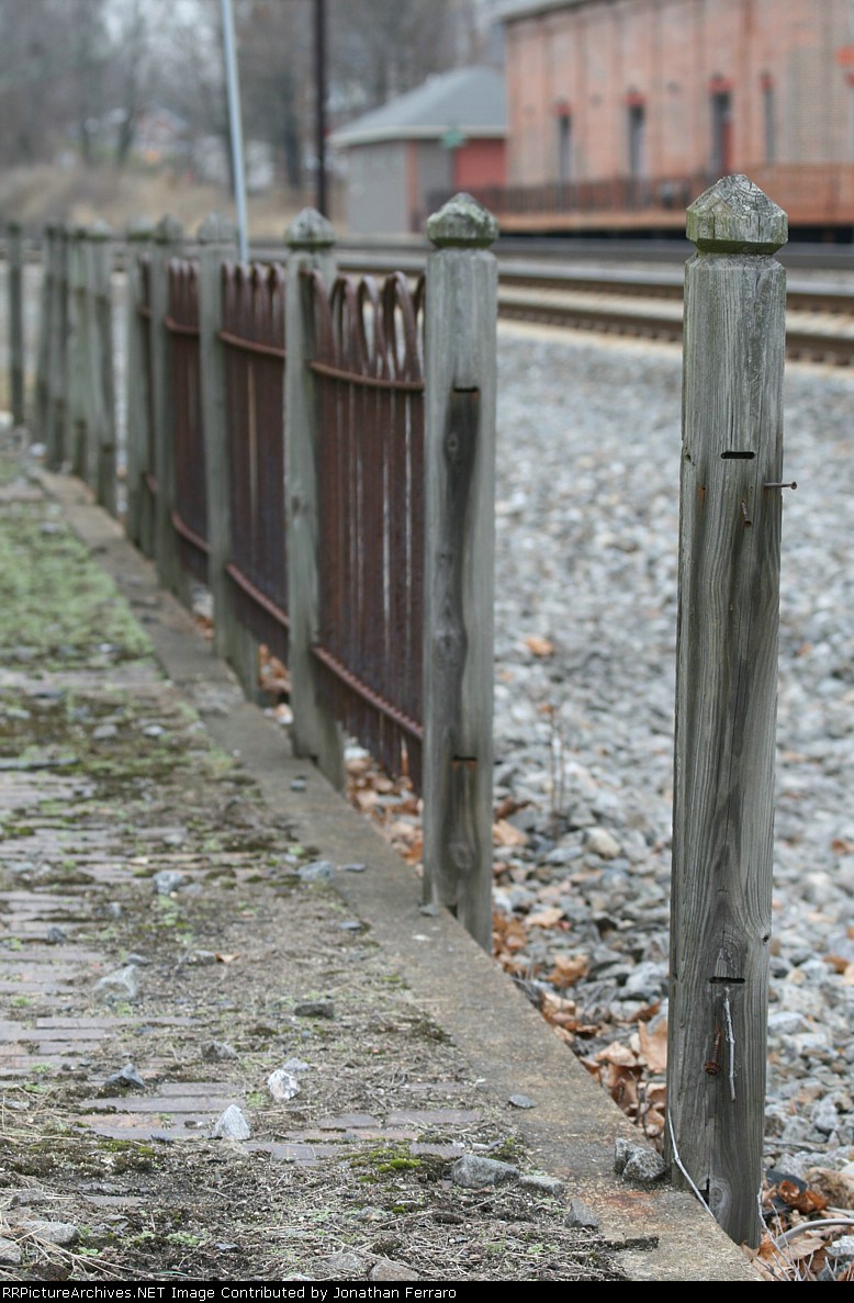 Hairpin Fence